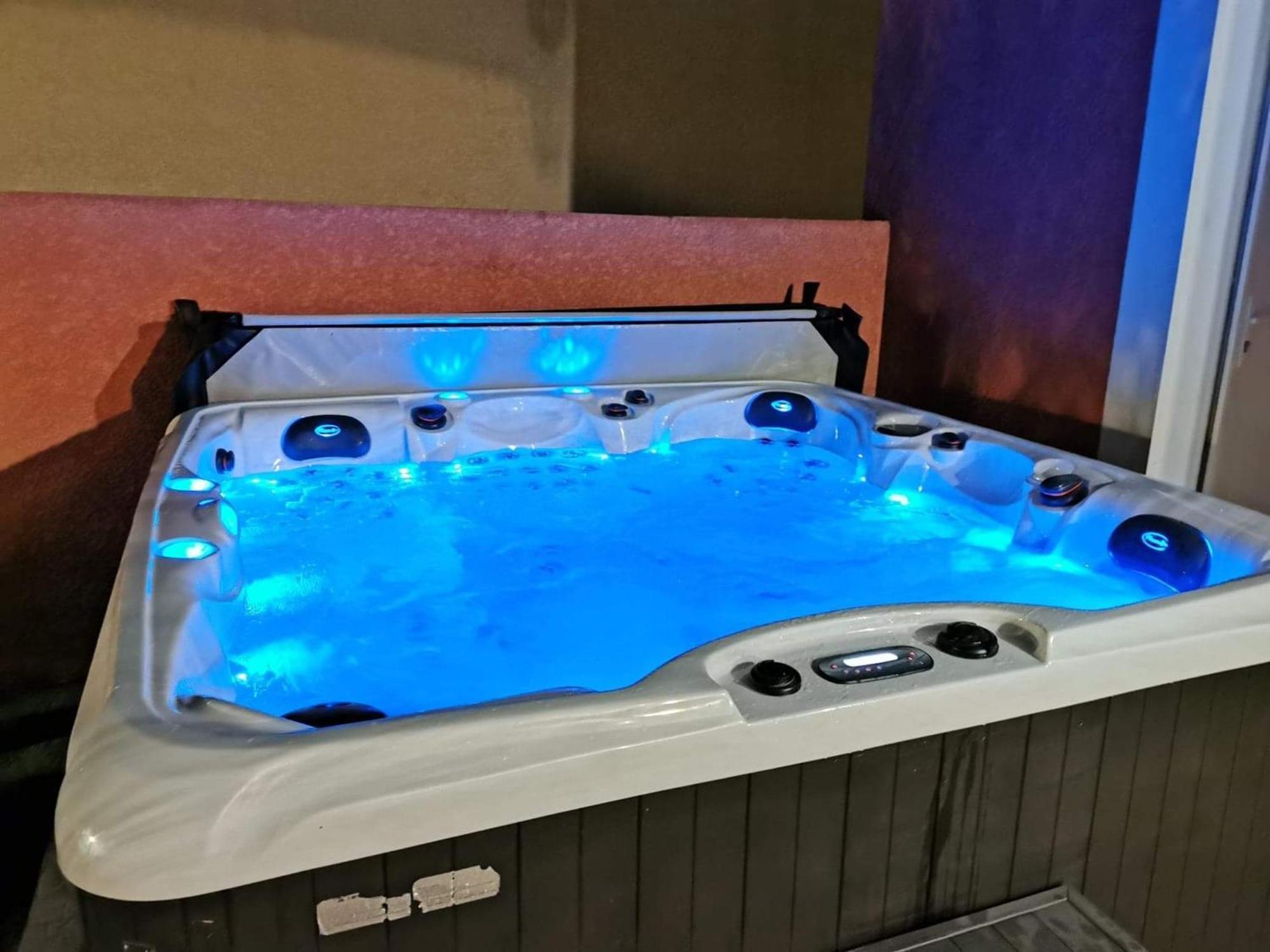 Villa Elegante A Carcassonne Avec Jardin Et Jacuzzi エクステリア 写真