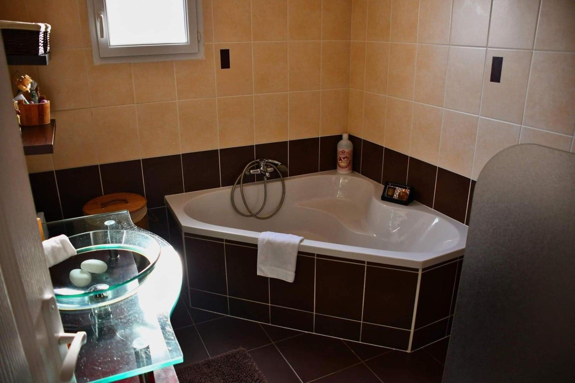 Villa Elegante A Carcassonne Avec Jardin Et Jacuzzi エクステリア 写真